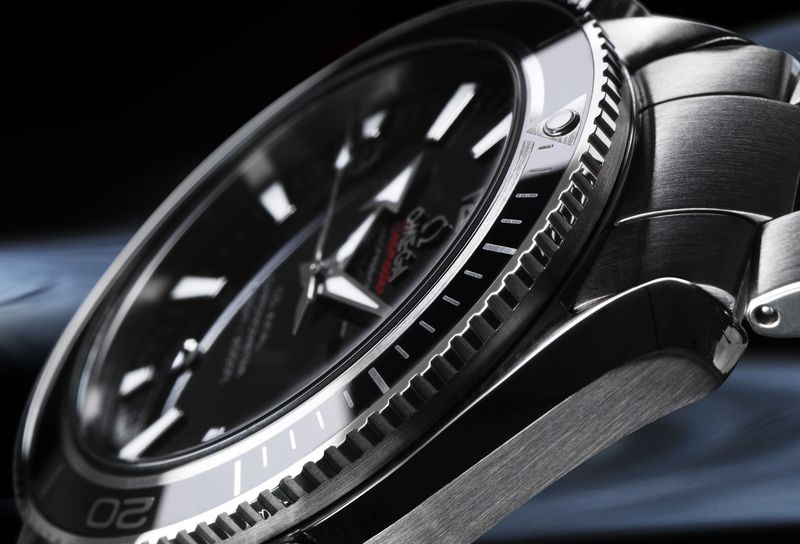 OMEGA: olśniewające połączenie ceramiki i Liquidmetal®