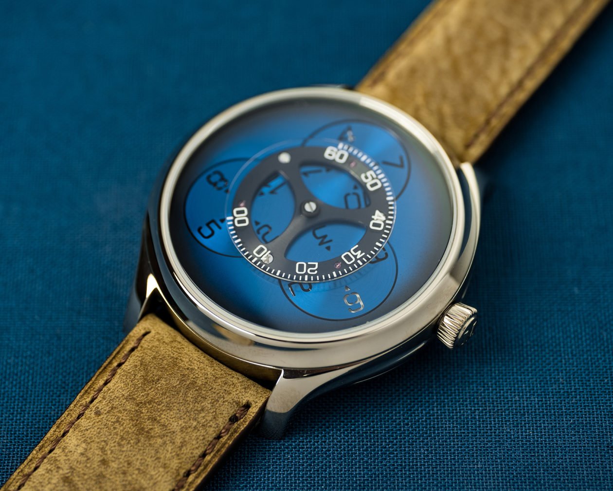 H. Moser & Cie. Endeavour Flying Hours