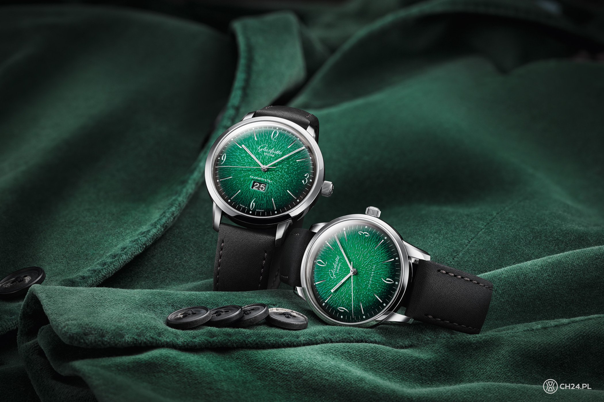 Часы колпаков. Glashutte Original Sixties. Часы с зеленым циферблатом. Часы с зеленым циферблатом мужские. Швейцарские часы с зеленым циферблатом.