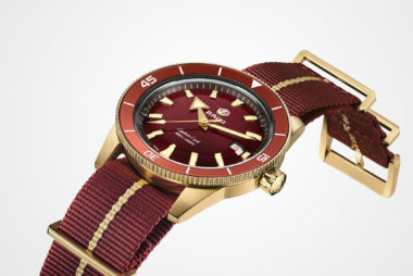 Rado Captain Cook Bronze z tarczą w kolorze burgunda