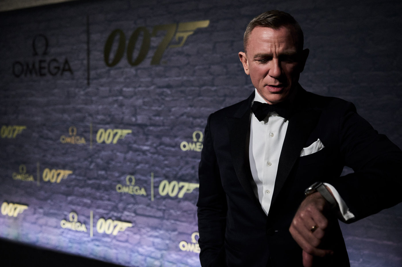 Omega świętuje 60 lat filmów o Jamesie Bondzie dwoma nowymi modelami Seamaster Diver 300M