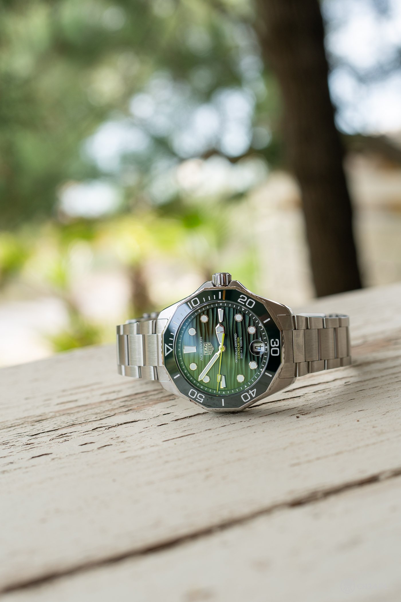 Hands On TAG Heuer Aquaracer Professional 300 Date a renowned diver improved