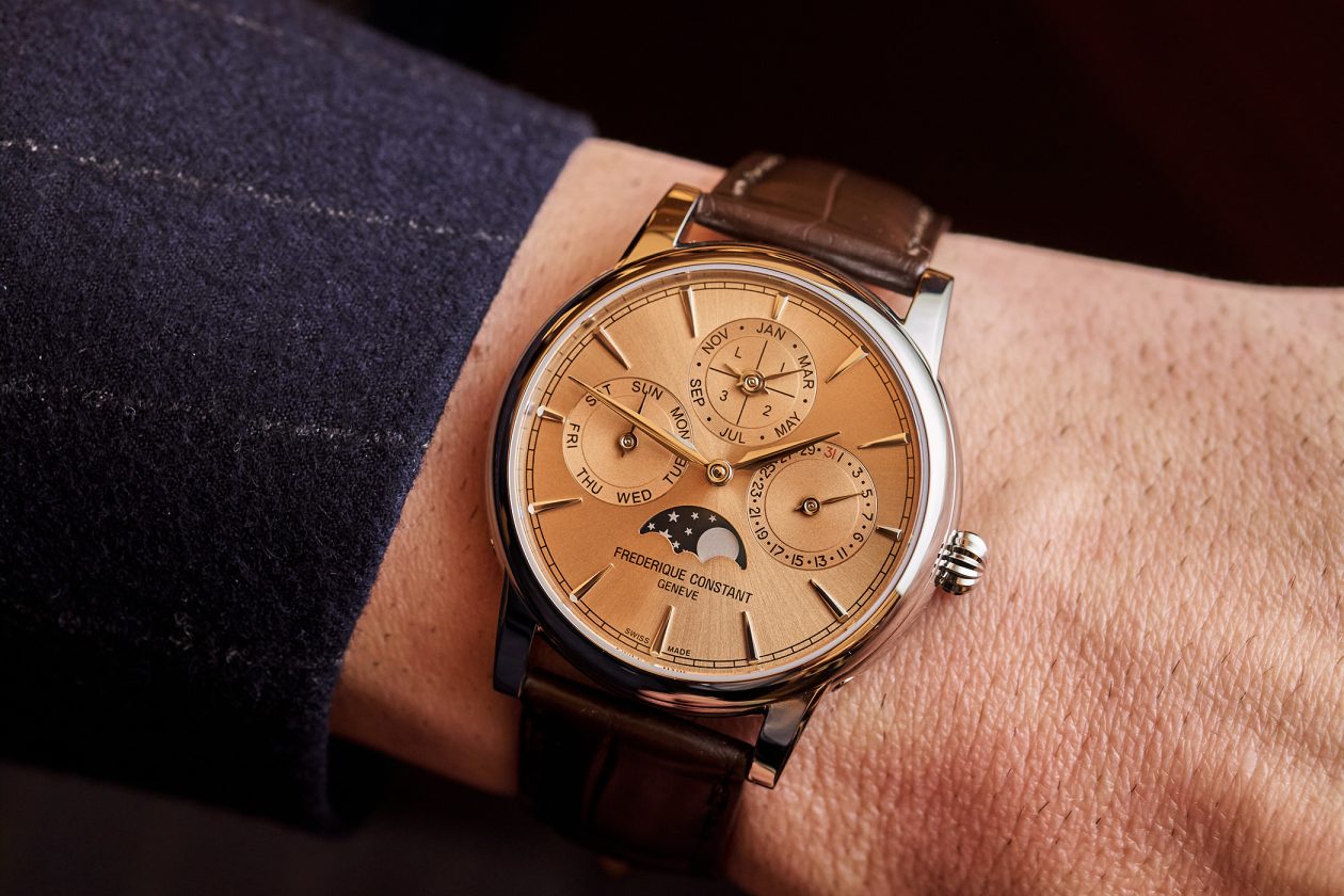 Frederique Constant Classic Perpetual Calendar Manufacture na nadgarstku
