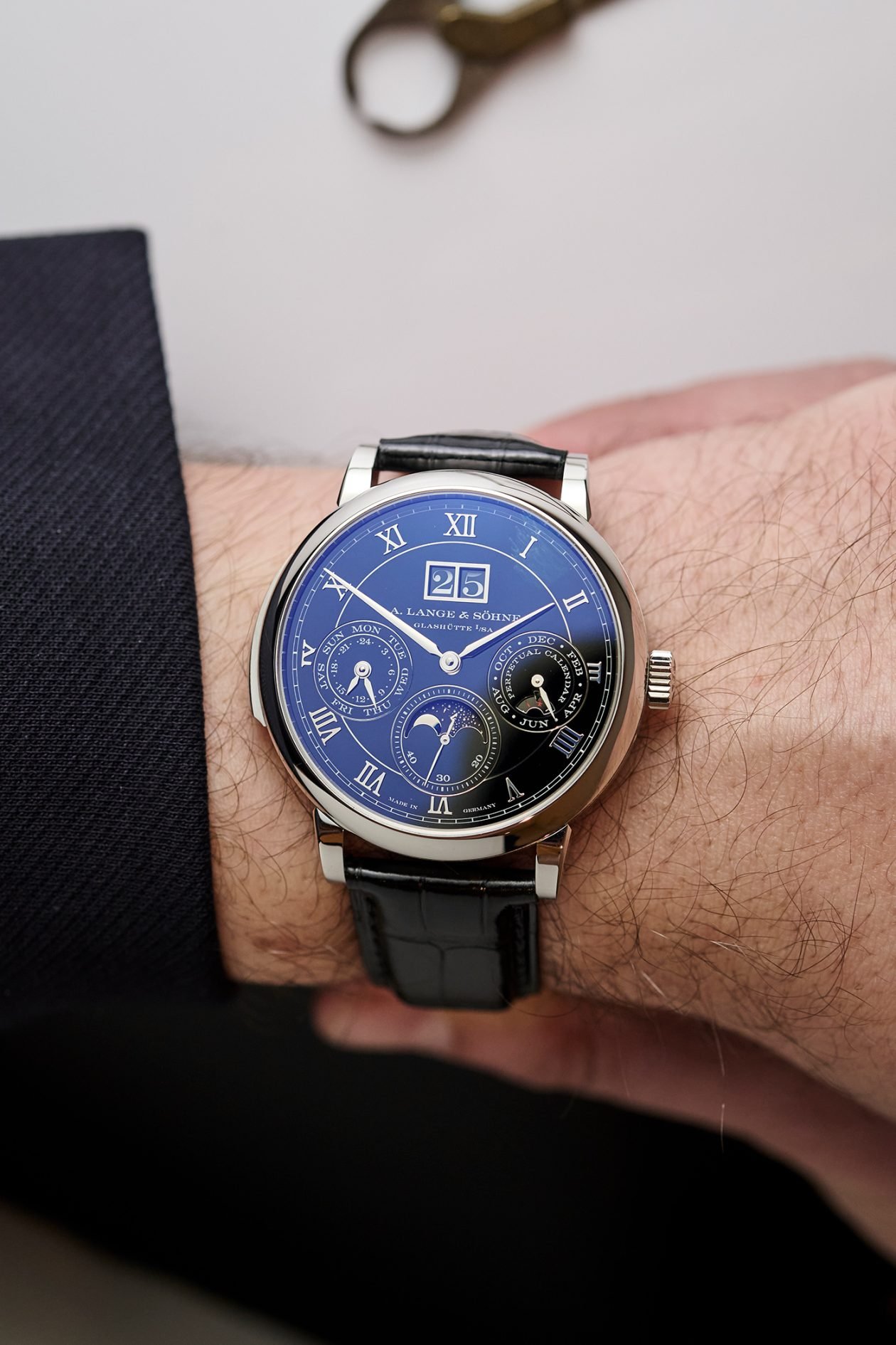 Saxonia Minute Repeater Perpetual na nadgarstku