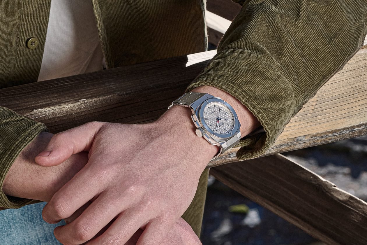 Alpina Alpiner Extreme Automatic Titanium na nadgarstku