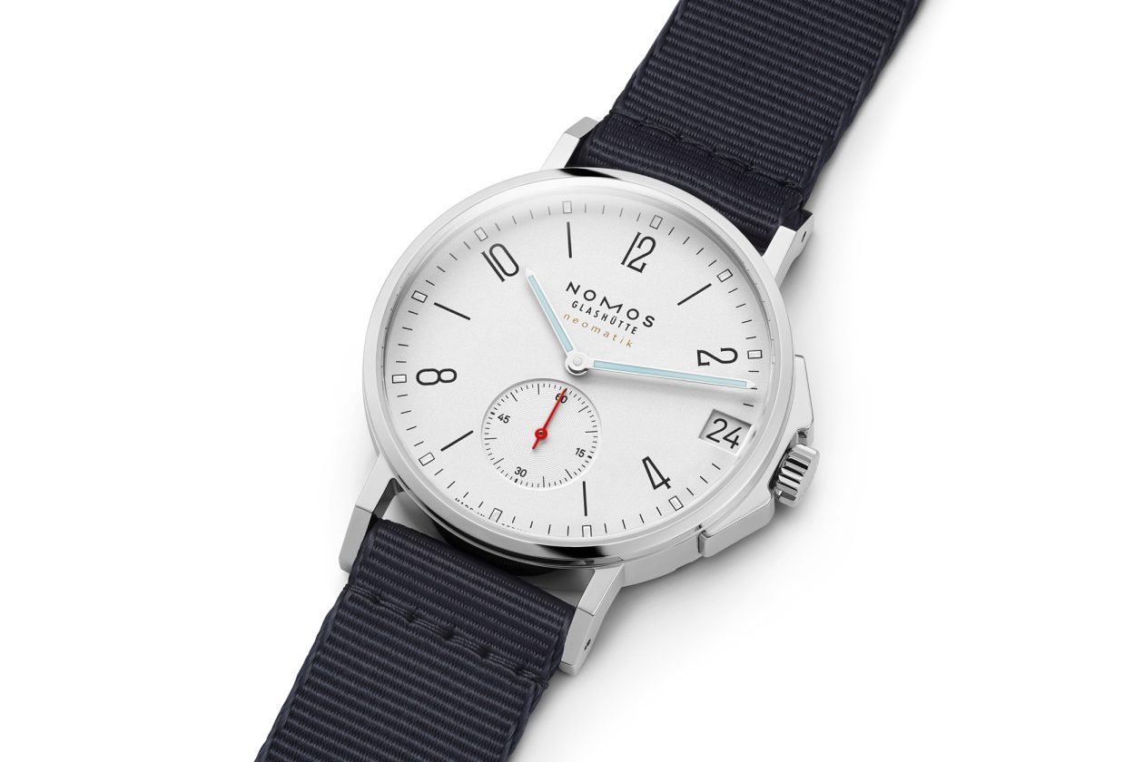 Nomos Glashütte Ahoi neomatik 38 date