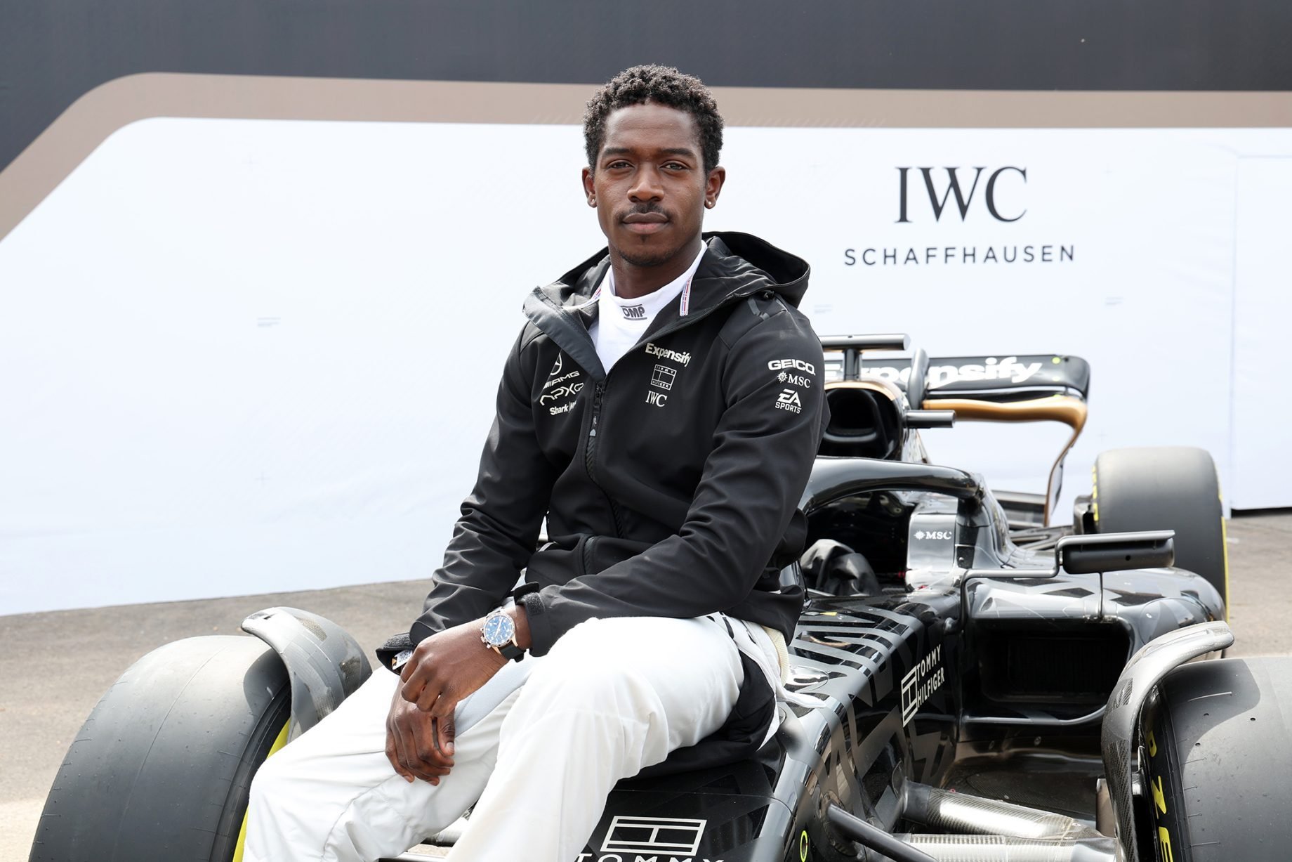 Damson Idris i IWC Pilot’s Watch Performance Chronograph 41
