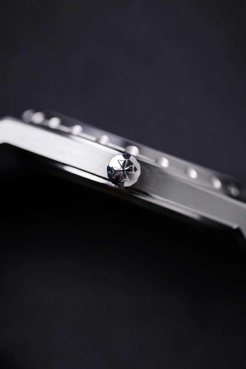 koronka sygnowana Krzyżem Maltańskim