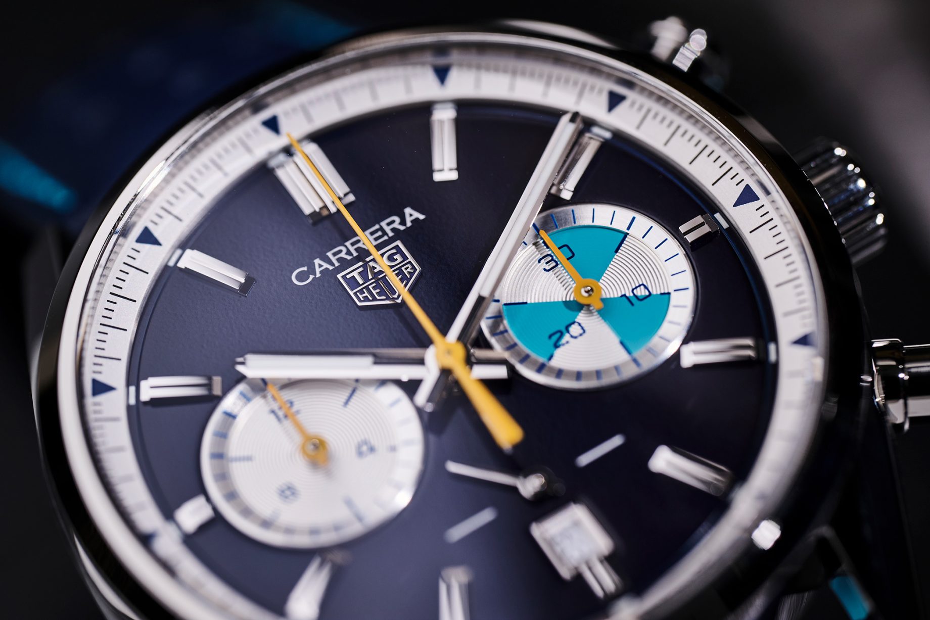 kolorowa tarcza modelu Carrera Chronograph Limited Edition