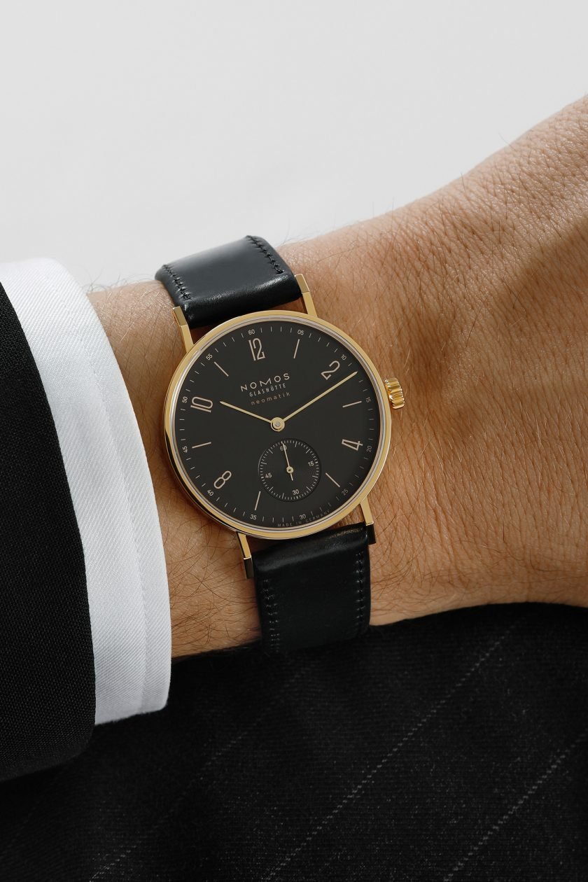 Nomos Glashütte Tangente gold neomatik - na nadgarstku