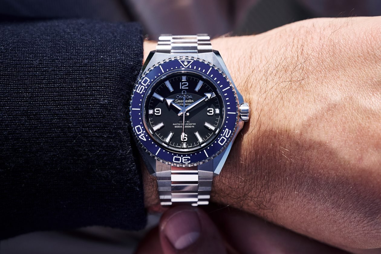 Seamaster Planet Ocean na nadgarstku