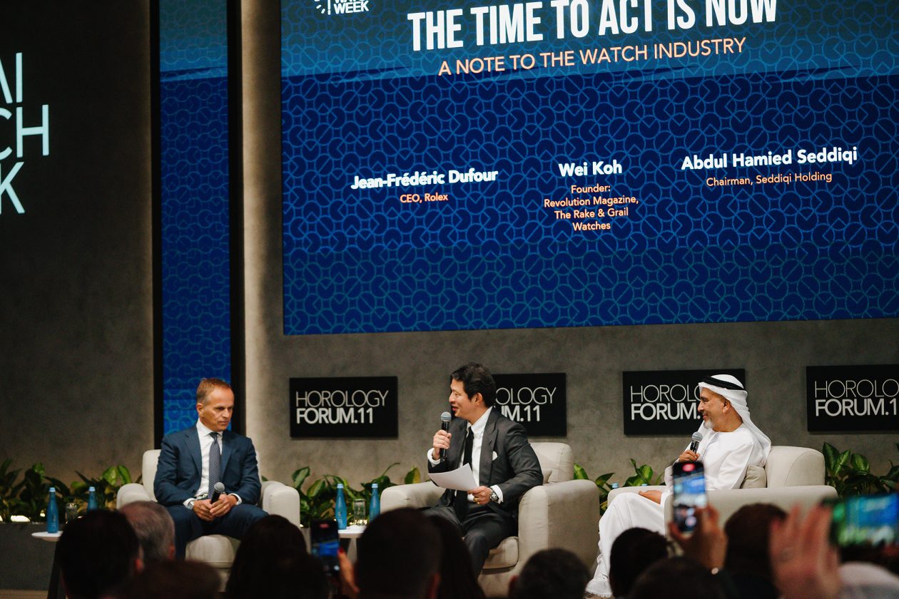 Abdul Hamied Seddiqi (szef holdingu Seddiqi, po prawej), CEO Rolexa Jean-Frederic Dufour (po lewej) i Wei Koh