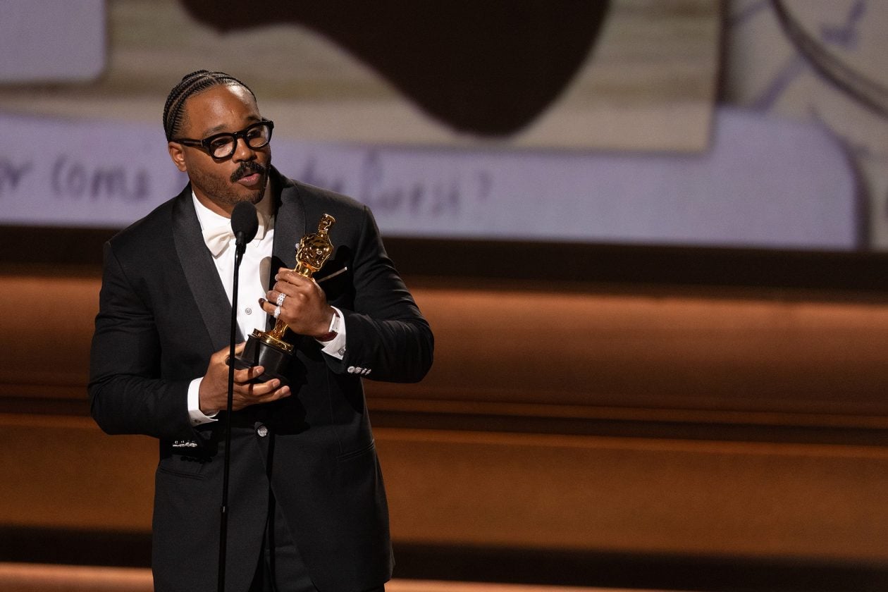 Ryan Coogler i Cartier Privé Tank à Guichets / foto: Trae Patton - The Academy / ©A.M.P.A.S.