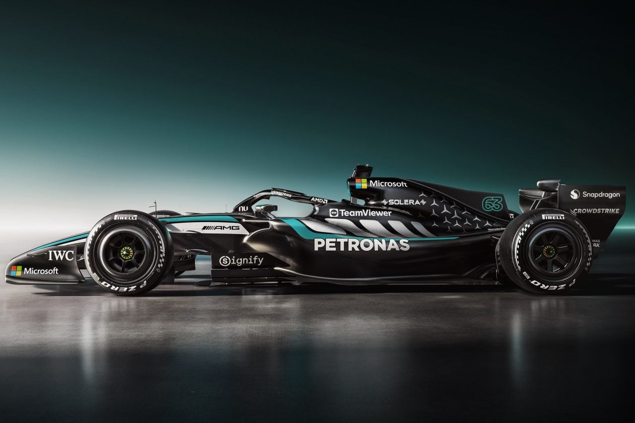 bolid Mercedes AMG-Petronas