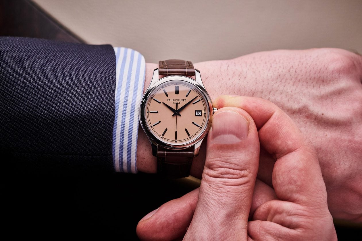 Patek Philippe Calatrava 5227G-015 - na ręce