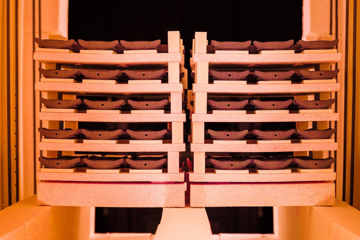 Wypalanie w piecu ceramiki high-tech