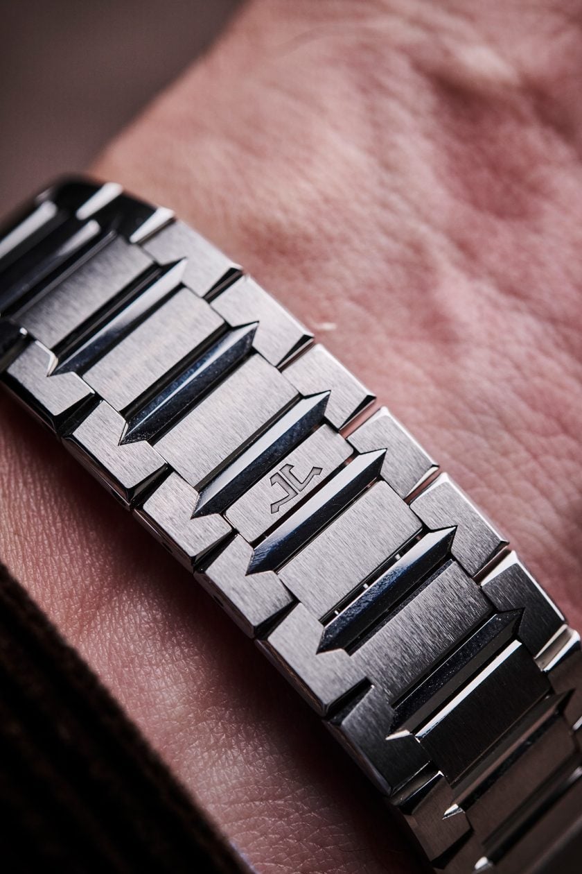 bransoleta i zintegrowane zapięcie