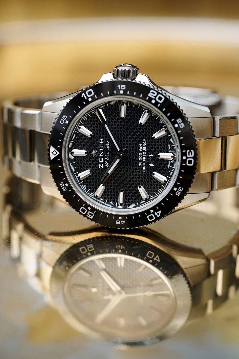 czarna tarcza i ceramiczny bezel