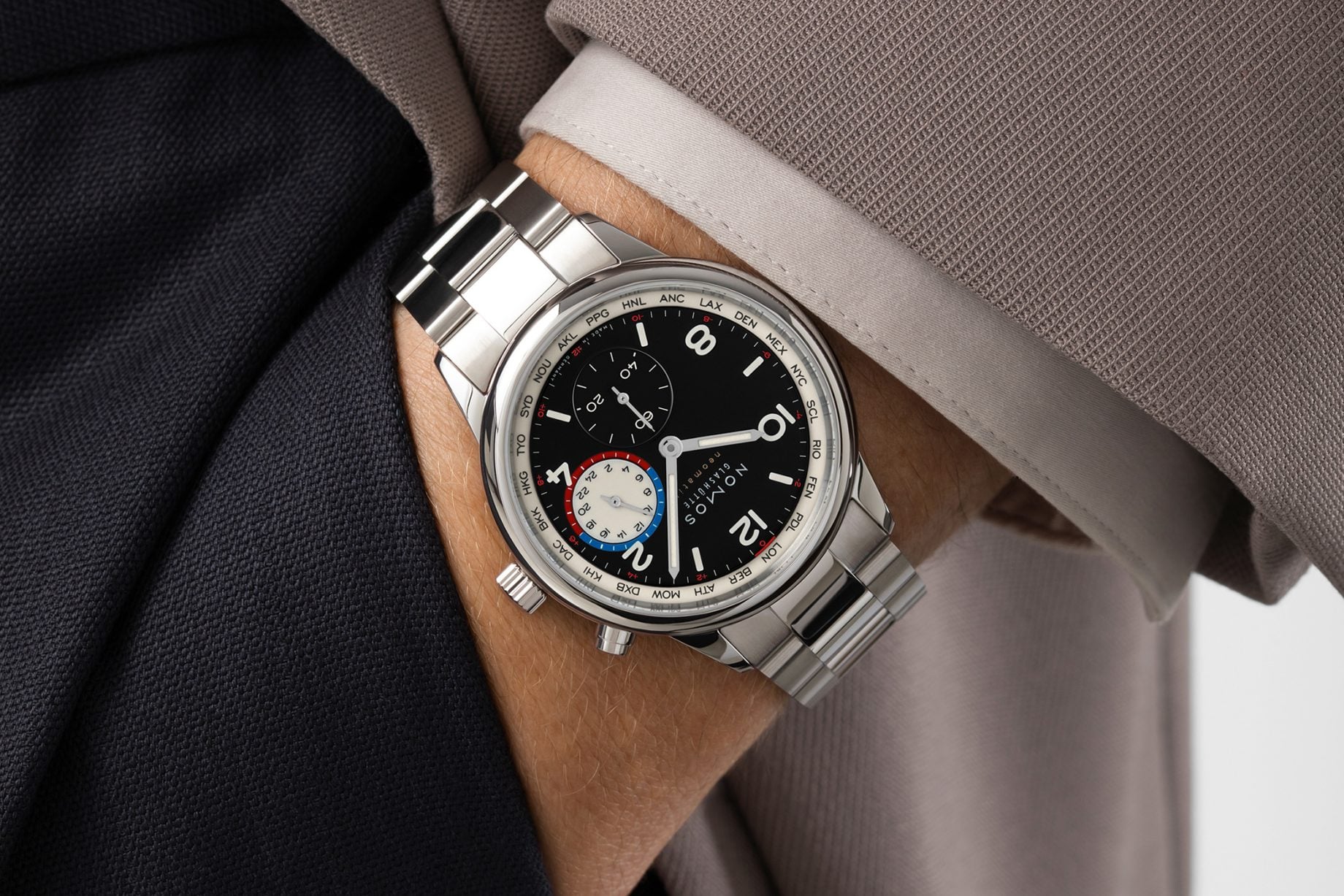 Nomos Glashütte Club Sport neomatik Worldtimer „Dark”
